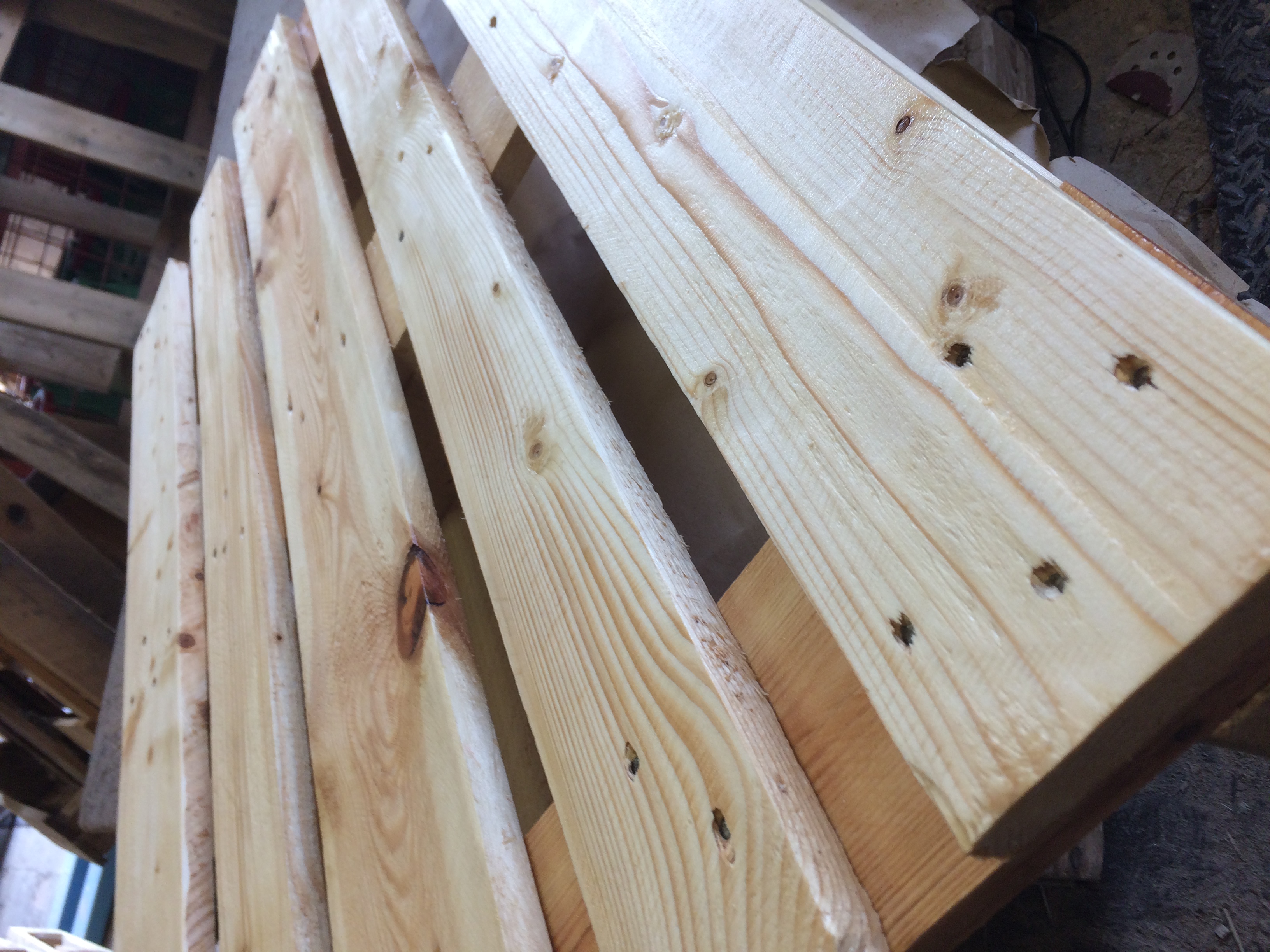 Dřevěná EUR paleta "A" 120 x 80 NOVÁ, broušená, lakovaná