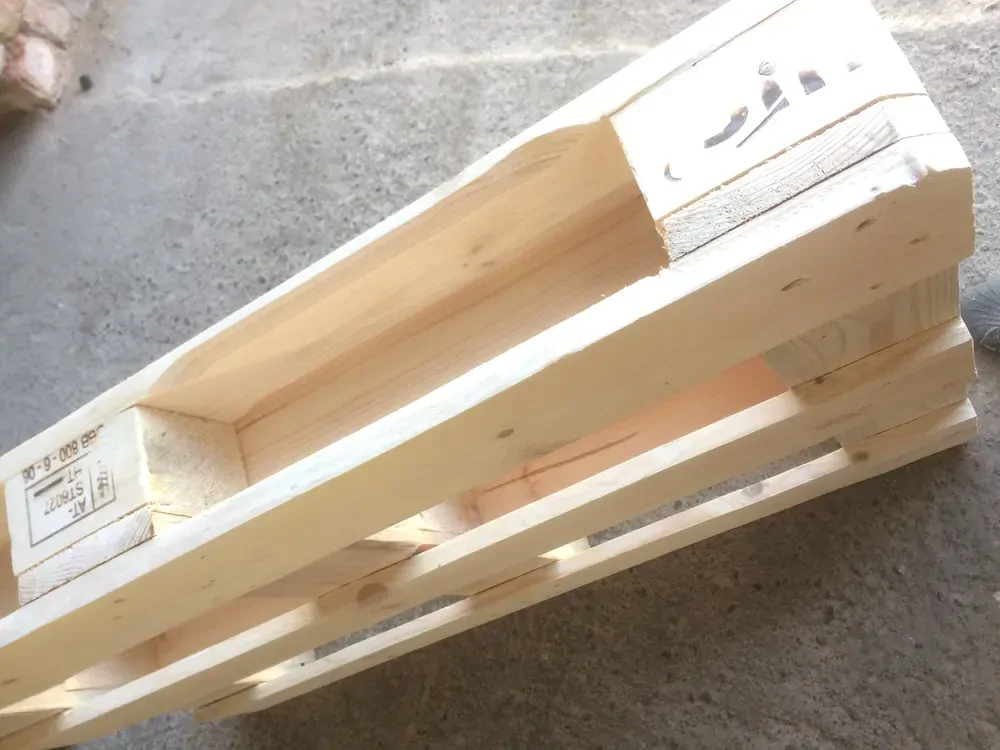 Květináč - truhlík z EUR palety