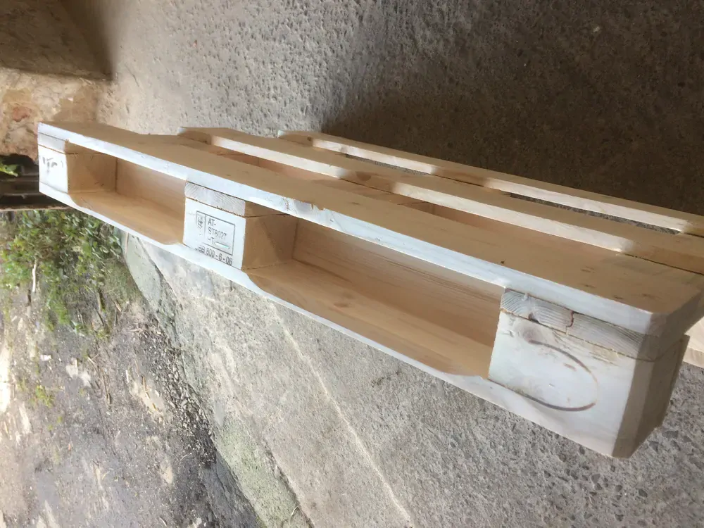 Květináč - truhlík z EUR palety